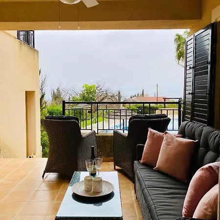Apartment Avli *